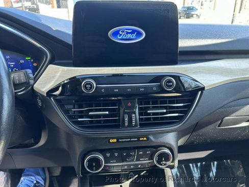 Used 2022 Ford Escape Titanium w/ Titanium Elite Package AWD/4WD image 13