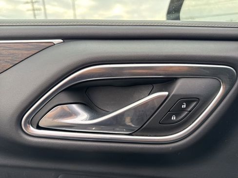 Used 2023 Chevrolet Suburban Premier AWD/4WD image 11