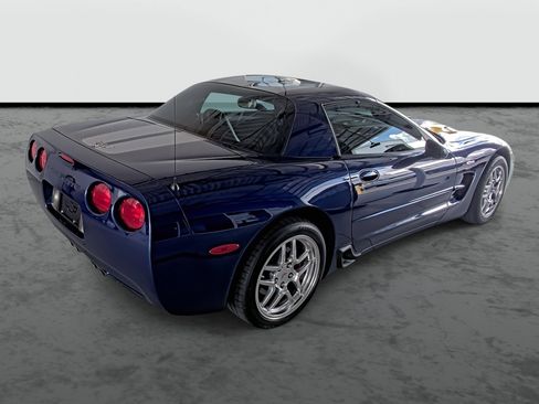 Used 2004 Chevrolet Corvette Z06 w/ Z06 Preferred Equipment Group RWD image 4