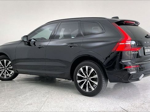 Certified 2023 Volvo XC60 B5 Plus w/ Protection Package Premier image 17