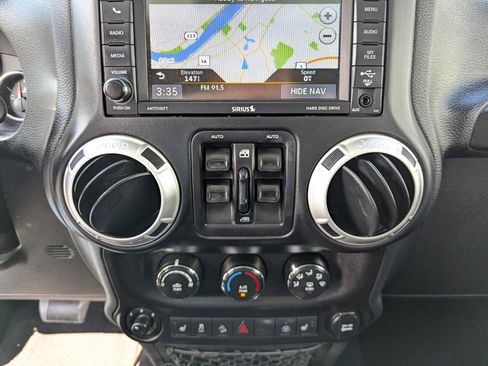Used 2017 Jeep Wrangler Unlimited Sahara w/ Quick Order Package 24E Chief AWD/4WD image 21