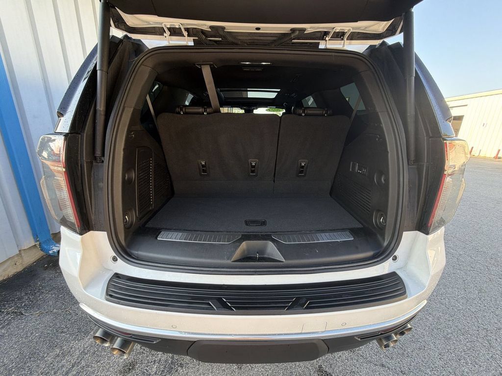 Used 2023 Chevrolet Tahoe High Country AWD/4WD image 27