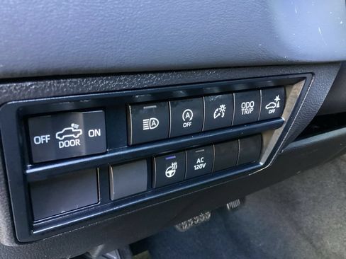 Used 2024 Toyota Tundra Platinum AWD/4WD image 22
