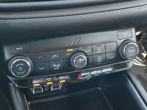 Used 2023 Dodge Durango SXT Launch Edition RWD image 19