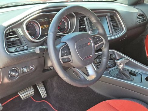 Used 2016 Dodge Challenger R/T Scat Pack RWD image 10
