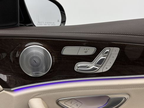 Used 2017 Mercedes-Benz E 300 image 33