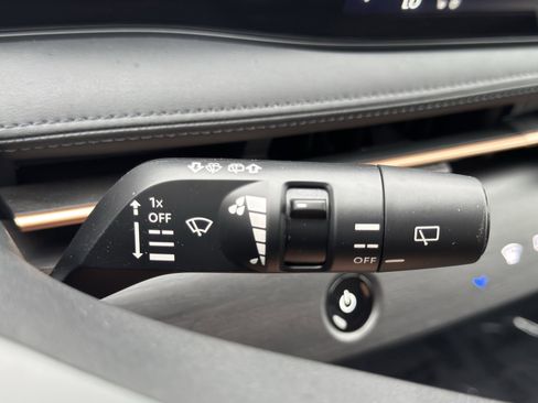 Used 2025 Nissan Ariya FWD image 93