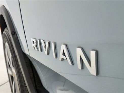Used 2024 Rivian R1T Adventure image 17