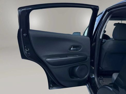 Used 2021 Honda HR-V LX image 30