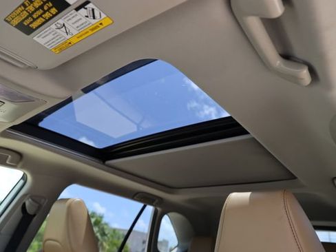Certified 2022 Toyota RAV4 Limited AWD/4WD image 12