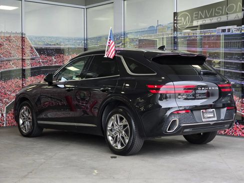 Used 2025 Genesis GV70 2.5T AWD/4WD image 6