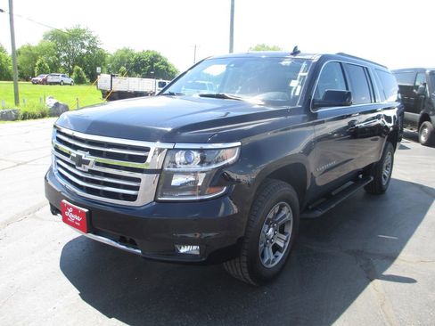 Used 2017 Chevrolet Suburban LT AWD/4WD image 11