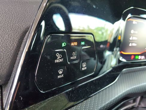 Used 2024 Volkswagen Golf R AWD/4WD image 21