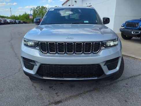 New 2026 Jeep Grand Cherokee Laredo X AWD/4WD image 4
