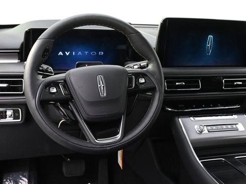 New 2026 Lincoln Aviator AWD image 12