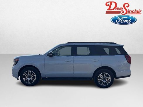 Used 2025 Ford Expedition Active image 10