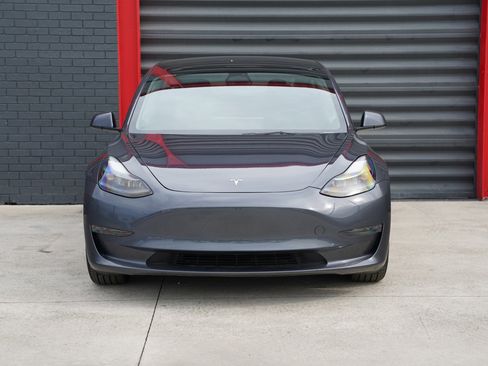 Used 2023 Tesla Model 3 Standard Range image 2