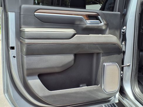 Used 2025 Chevrolet Silverado 3500 High Country w/ Technology Package AWD/4WD image 18