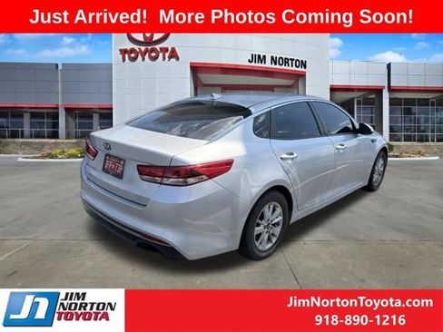 Used 2016 Kia Optima LX FWD image 3