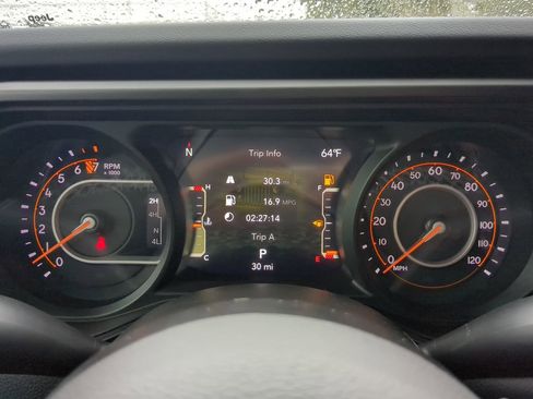 New 2025 Jeep Gladiator High Tide image 24