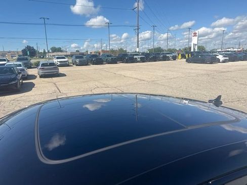 Used 2024 Audi Q8 e-tron Prestige w/ Prestige Package AWD/4WD image 10