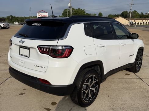 Used 2025 Jeep Compass Limited AWD/4WD image 7