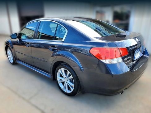 Used 2013 Subaru Legacy 2.5i Premium w/ All-Weather Pkg AWD/4WD image 9