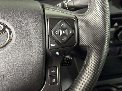 Used 2022 Toyota Tacoma TRD Off-Road AWD/4WD image 23