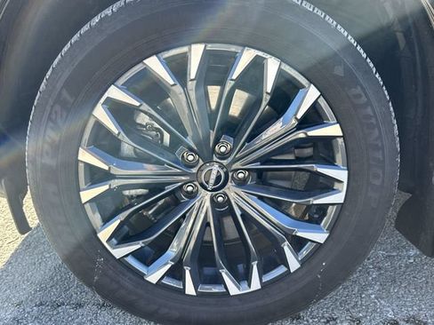Certified 2025 Nissan Rogue Platinum w/ Tech Package AWD/4WD image 10
