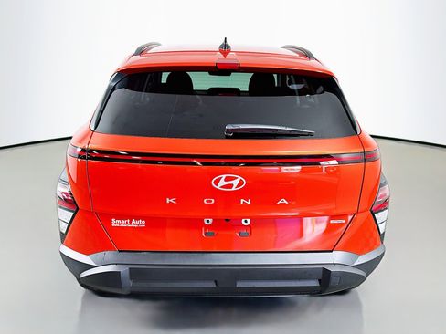 Used 2025 Hyundai Kona SEL image 6