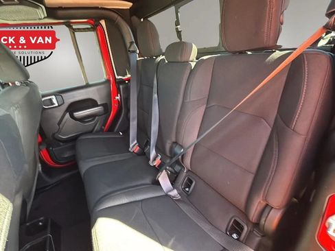 Used 2023 Jeep Gladiator Sport AWD/4WD image 34