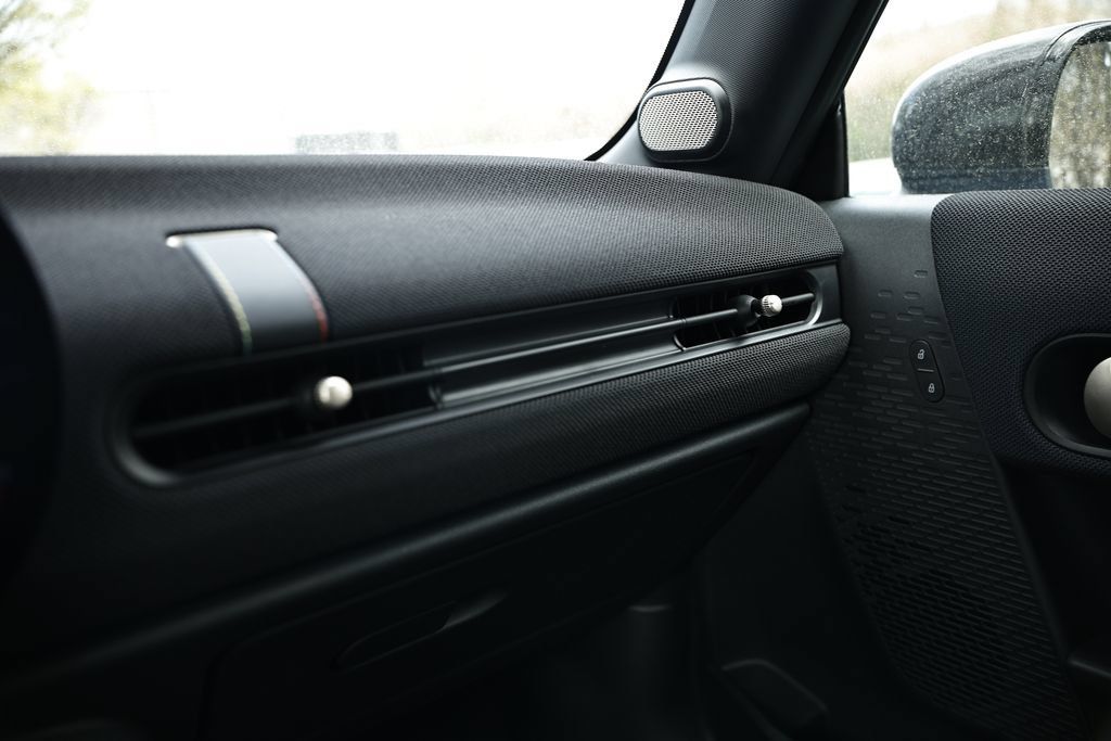 New 2026 MINI Cooper 2-Door Hardtop FWD image 39