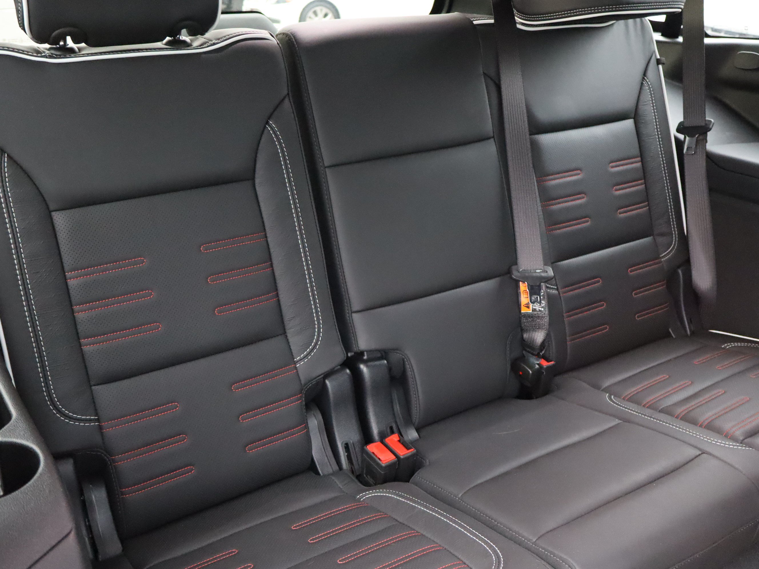 Used 2025 GMC Yukon AT4 Ultimate AWD/4WD image 41