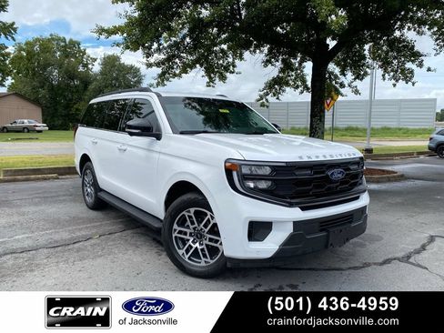 Used 2025 Ford Expedition Active AWD/4WD image 1