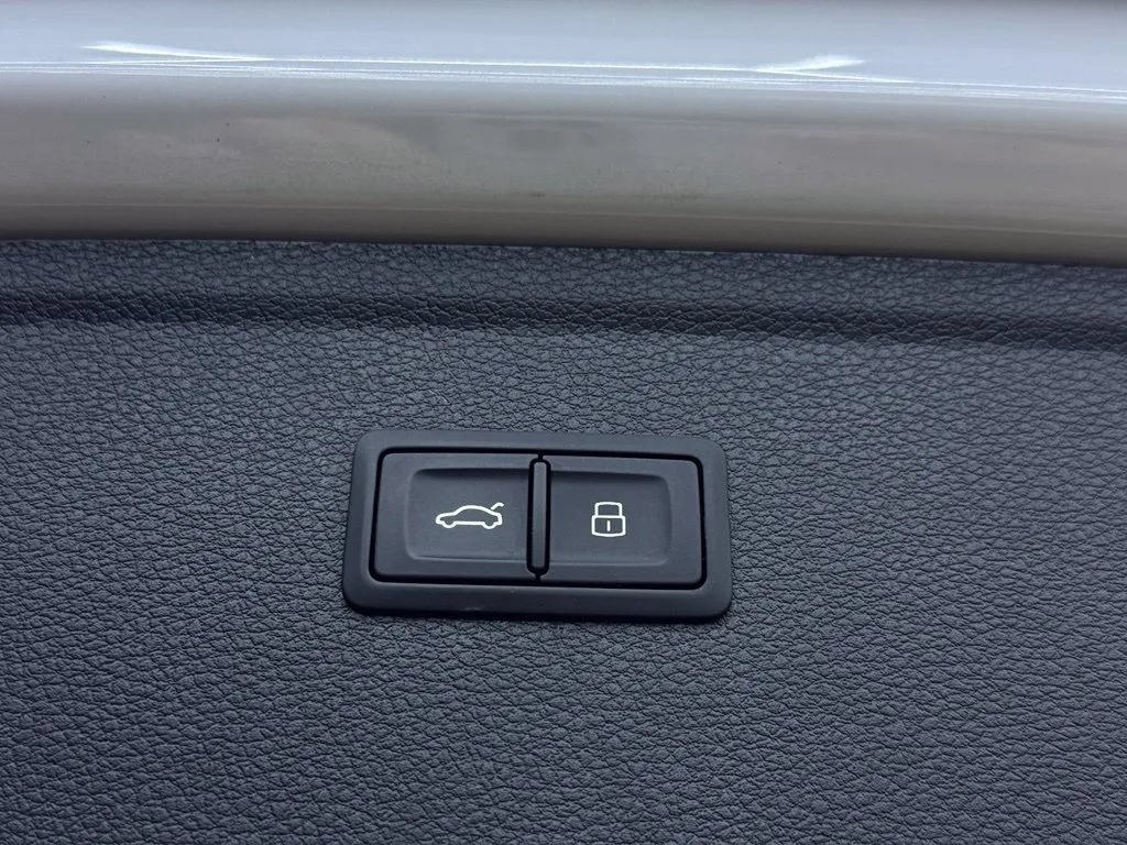 Used 2022 Audi Q5 2.0T Premium AWD/4WD image 12