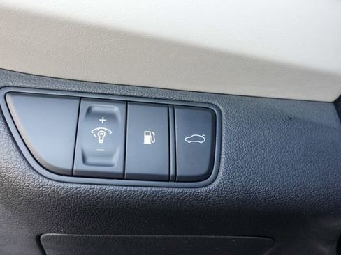 Used 2022 Genesis G70 3.3T image 16