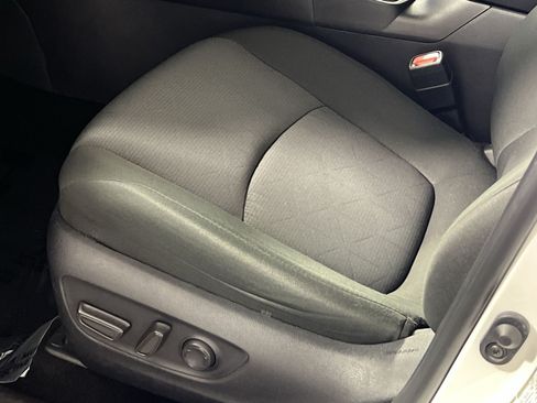 Used 2025 Toyota RAV4 XLE AWD/4WD image 14