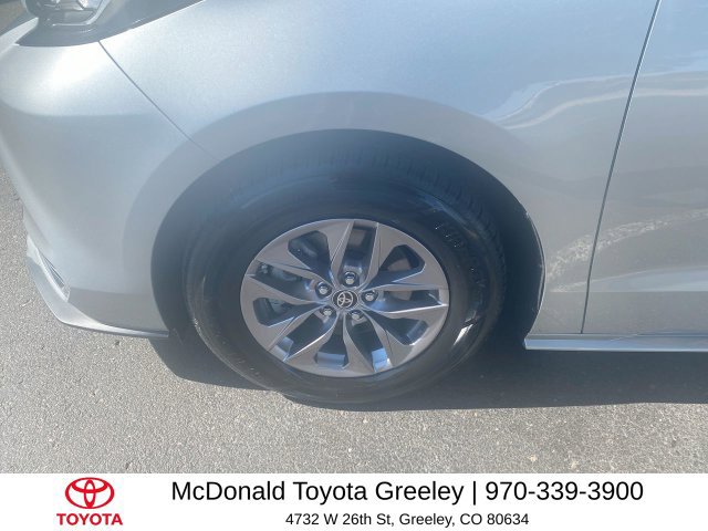 Used 2023 Toyota Sienna XLE FWD image 10