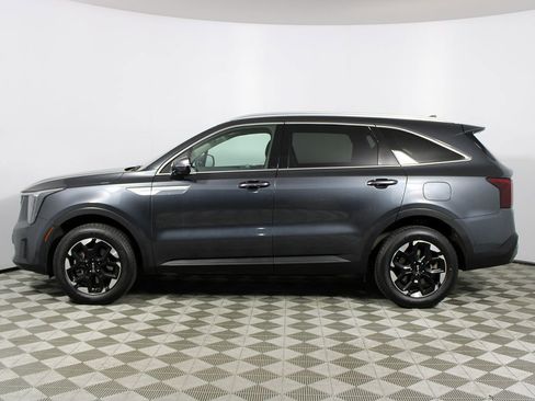 Used 2024 Kia Sorento S image 33