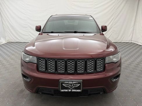 Used 2017 Jeep Grand Cherokee Altitude AWD/4WD image 3