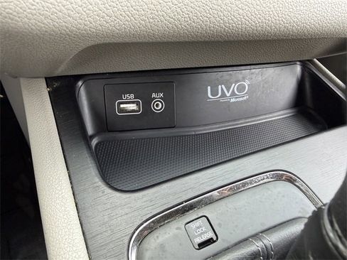 Used 2016 Kia Sedona LX w/ Option Group 020 image 30