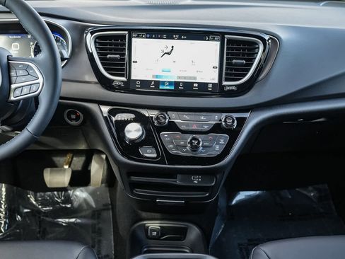 New 2026 Chrysler Voyager LX image 14