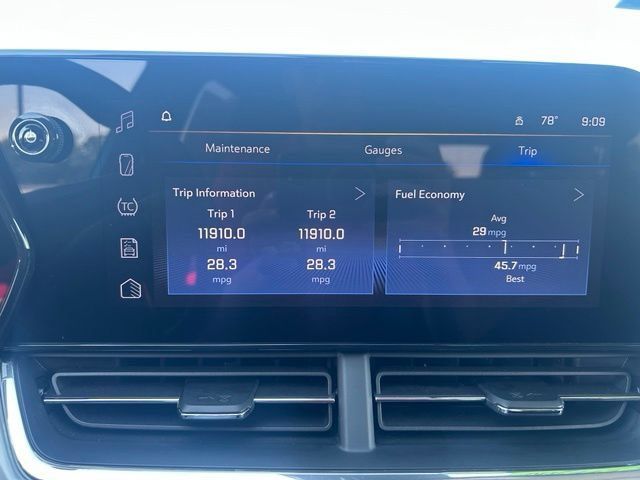 Used 2026 Chevrolet Trax LT w/ Driver Confidence Package FWD image 36