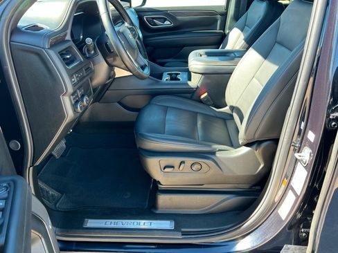 Used 2024 Chevrolet Suburban LT AWD/4WD image 18