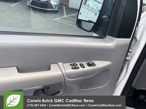 Used 2006 Ford E-350 and Econoline 350 Super Duty RWD image 12