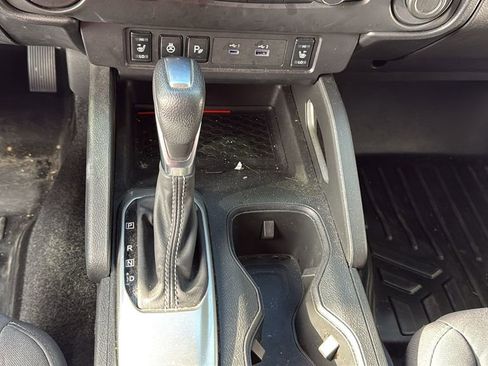 Used 2024 Nissan Frontier SV w/ SV Convenience Package image 10