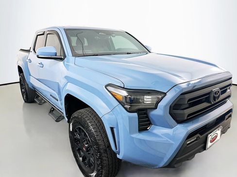 Certified 2026 Toyota Tacoma SR5 AWD/4WD image 3