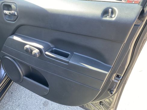 Used 2016 Jeep Patriot Sport FWD image 21