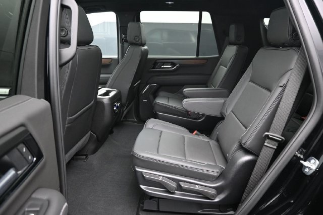 Used 2026 GMC Yukon Denali w/ Sun & Power Step Package AWD/4WD image 17