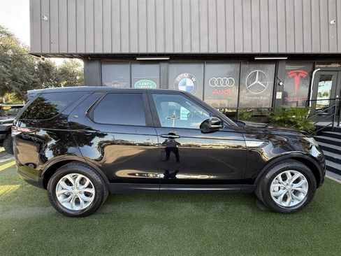 Used 2020 Land Rover Discovery SE AWD/4WD image 8